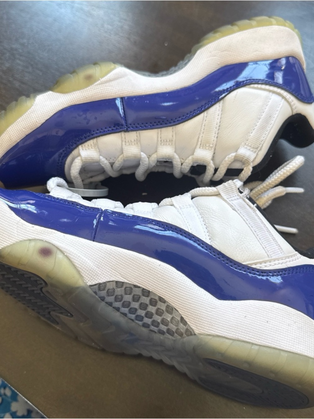 Women’s Air Jordans 1 retro low concord sneakers - Picture 14 of 14